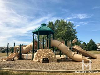 Photos of Ashton Pointe Park in Aurora, IL