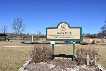 Photos of Knolls Park in Lombard, IL