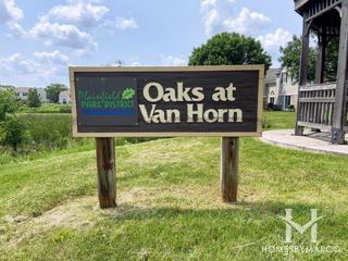 Photos of Oaks at Van Horn in Plainfield, IL