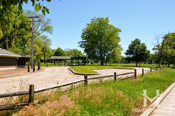 Gowe Memorial Park in Gurnee, IL