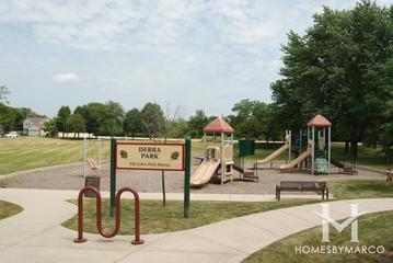 Photos of Debra Park in Elk Grove Village, IL