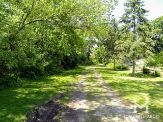 Maple Trail Woods Park in Elmhurst, IL