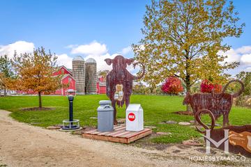 Bonner Heritage Farm in Lindenhurst, IL