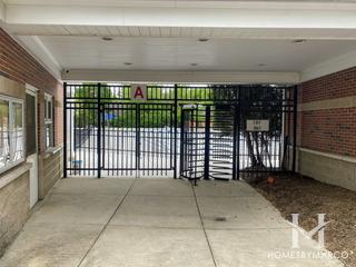 Hinsdale Community Swimming Pool in Hinsdale, IL