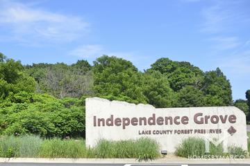 Independence Grove Forest Preserve in Libertyville, IL