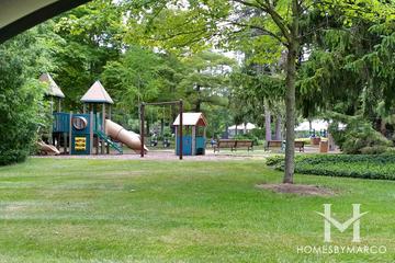 Spring Lake Park in Lincolnshire, IL
