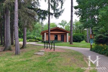 Spring Lake Park in Lincolnshire, IL