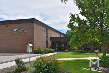 Lincoln Elementary School in Palatine, IL