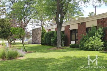 Virginia Lake Elementary School in Palatine, IL