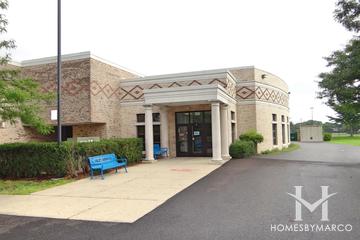 J W Riley Elementary School in Arlington Heights, IL