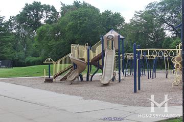 Dryden Elementary School in Arlington Heights, IL