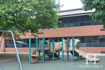 Greenbrier Elementary School in Arlington Heights, IL