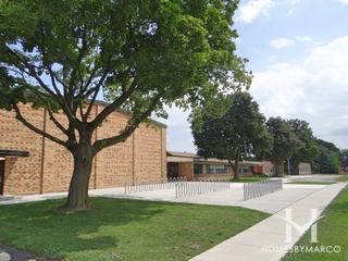 Lincoln Junior High School in Mount Prospect, IL