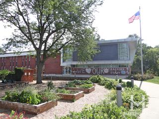 Photos of Dewey Elementary School in Evanston, IL