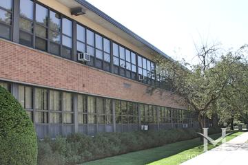 Oliver W Holmes Elementary School in Oak Park, IL