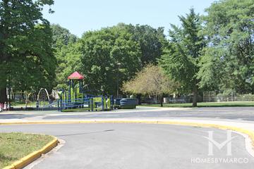 Oliver W Holmes Elementary School in Oak Park, IL