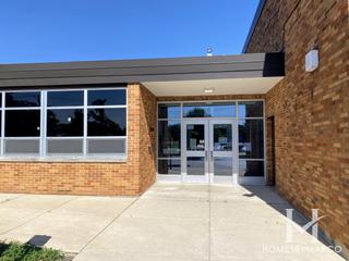 Glen Oaks Elementary School in Hickory Hills, IL