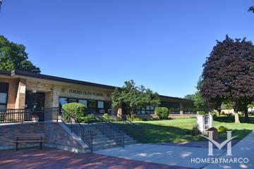 Forest Glen Elementary School in Glen Ellyn, IL