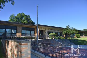 Forest Glen Elementary School in Glen Ellyn, IL