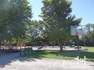 Oak Elementary School in Hinsdale, IL