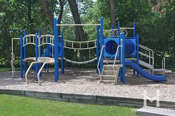 Sandburg Elementary School in Wheaton, IL