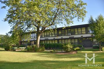 Jackson Elementary School in Elmhurst, IL