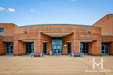 Bednarcik Junior High School in Aurora, IL