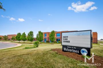Photos of Wolfs Crossing Elementary School in Aurora, IL