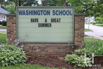 Washington Elementary School in Elgin, IL