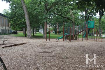 Washington Elementary School in Elgin, IL