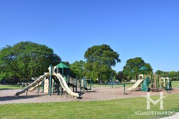 Davis Elementary School in St. Charles, IL