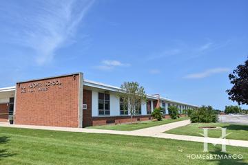 B J Hooper Elementary School in Lindenhurst, IL