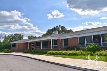 Everett Elementary School in Lake Forest, IL