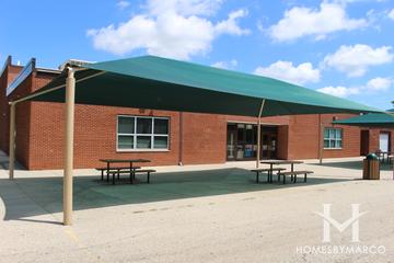 Oak Grove Elementary School in Libertyville, IL