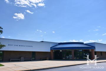 Photos of West Oak Middle School in Mundelein, IL