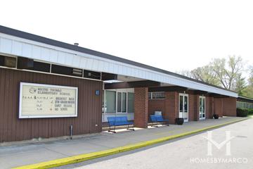 Wayne Thomas Elementary School in Highland Park, IL