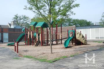 Hough Street Elementary School in Barrington, IL