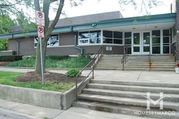 Hough Street Elementary School in Barrington, IL