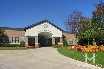 Roslyn Road Elementary School in Barrington, IL
