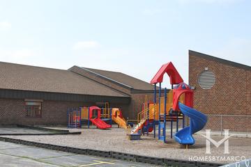 Riverwood Elementary School in McHenry, IL