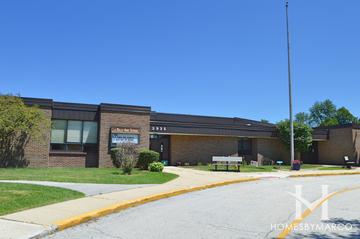 Belle Aire Elementary School in Downers Grove, IL
