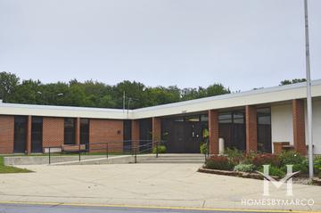 Diamond Lake Elementary School in Mundelein, IL