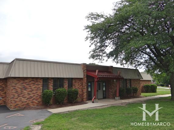 Robert Frost Elementary School in Mount Prospect, IL