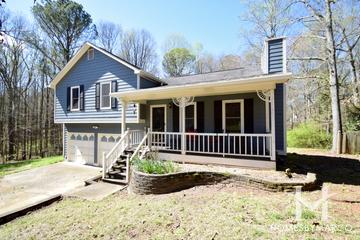 Sweetwater Glen subdivision in Douglasville, GA