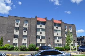Old Orchard West building in Skokie, IL