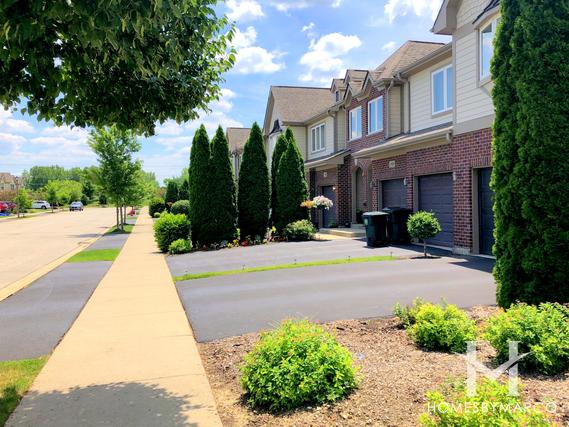 Hickory Woods subdivision in Mundelein, IL