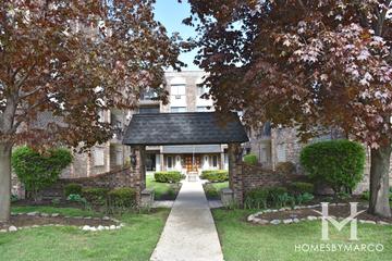 Carriage Walk building in Des Plaines, IL