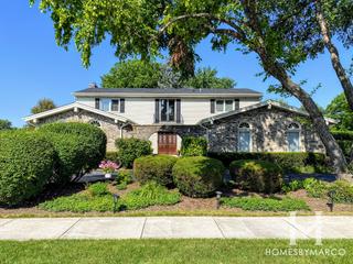 Summerhill subdivision in Northbrook, IL