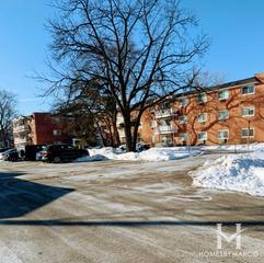Country Club Condominium building in Arlington Heights, IL