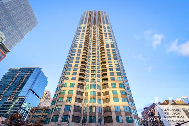 400 N. Lasalle building in the River North neighborhood of Chicago, IL